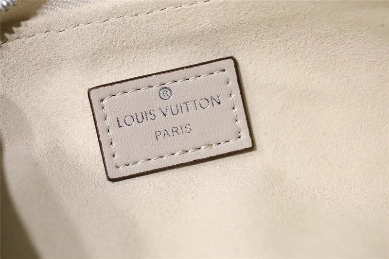 Franco Shops - Louis Vuittons  - 9227