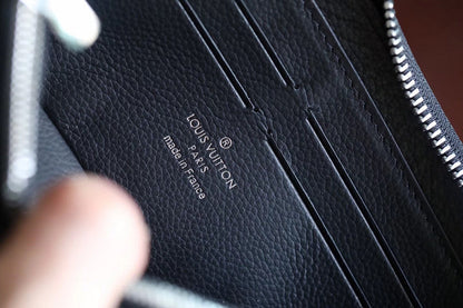 Franco Shops - Louis Vuittons  - 9277