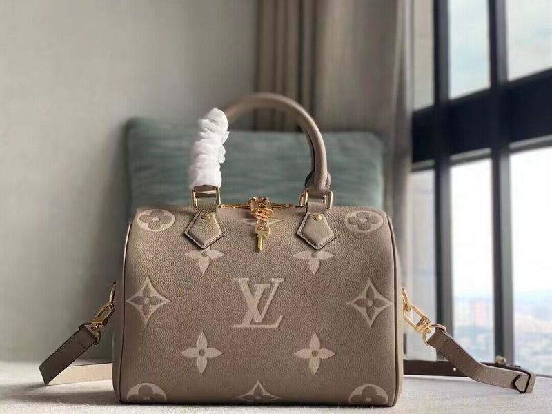 Franco Shops - Louis Vuittons  - 15681