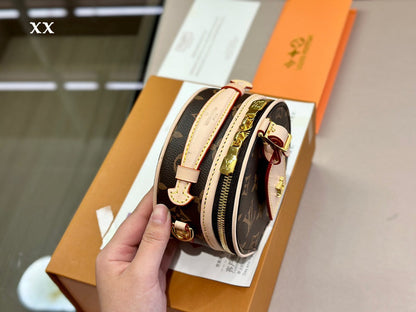 Franco Shops - Louis Vuittons  - 15043