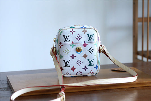 Franco Shops - Louis Vuittons  - 9395