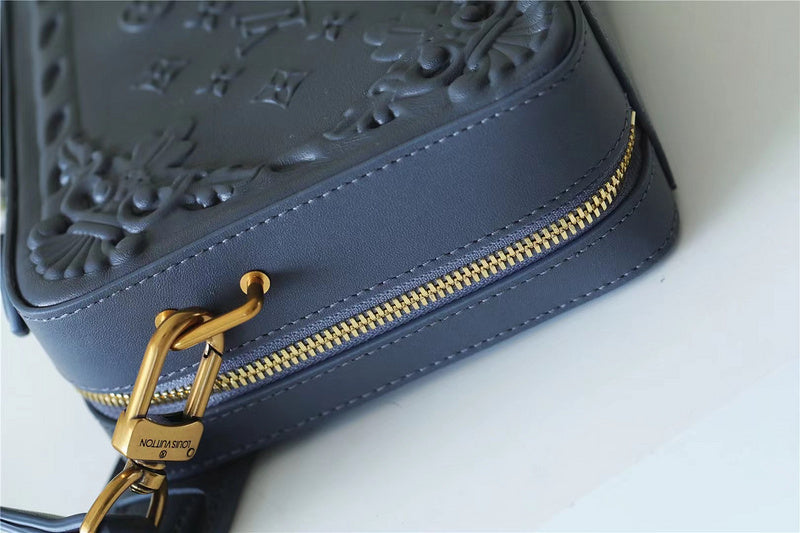 Franco Shops - Louis Vuittons  - 9937