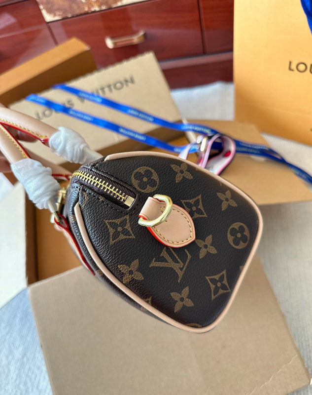 Franco Shops - Louis Vuittons  - 14852