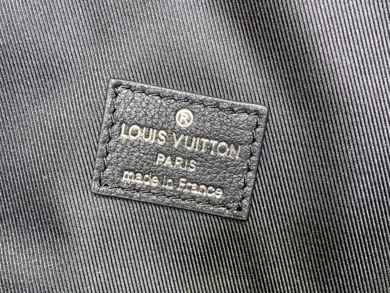 Franco Shops - Louis Vuittons  - 15311