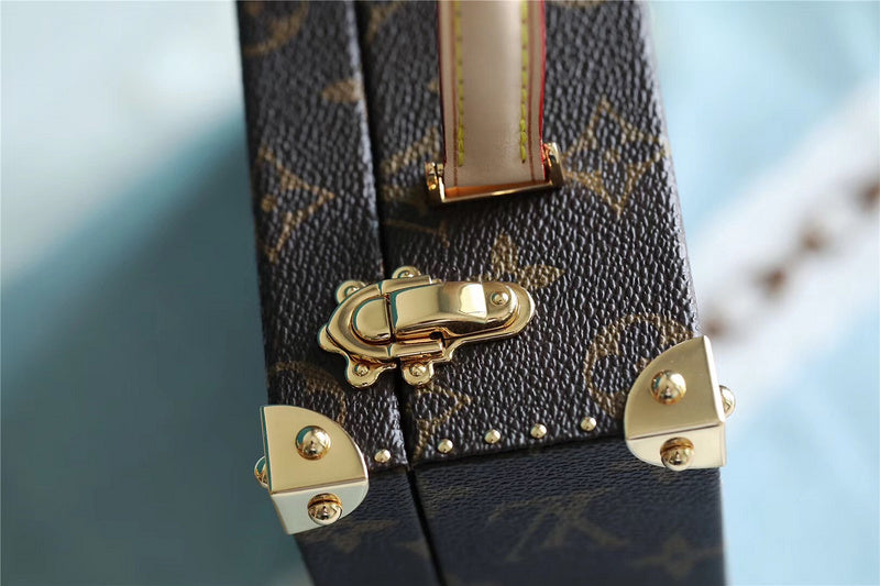 Franco Shops - Louis Vuittons  - 9483