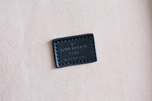 Franco Shops - Louis Vuittons  - 9542