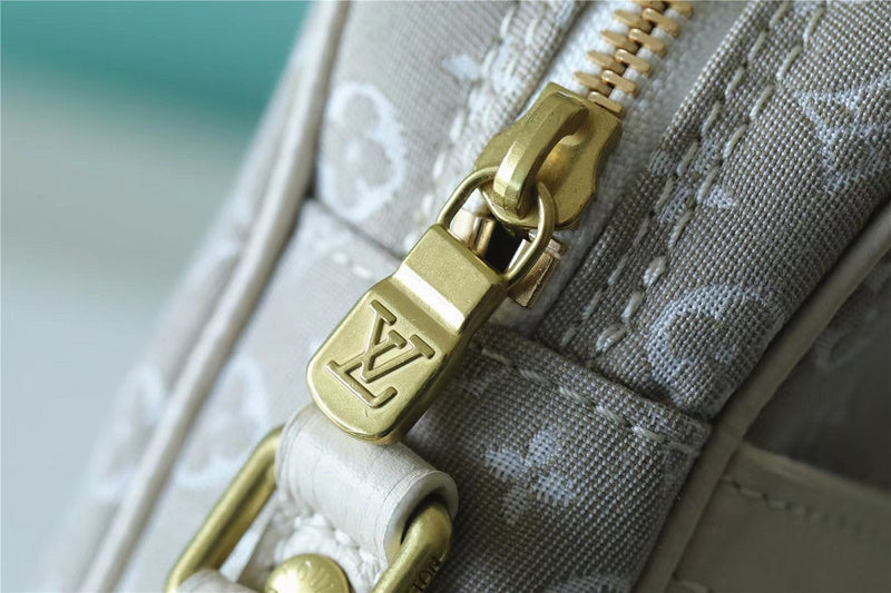 Franco Shops - Louis Vuittons  - 9895