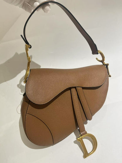 Pre-owned Certified Dior Saddle in Golden Brown Grained Calfskin with Golden Hardware, 2020, w/ dust bag