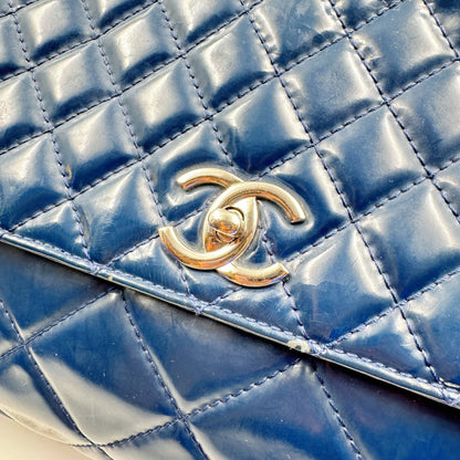 Chanel Quilted In the Business navy blue patent leather Flap bag TWS