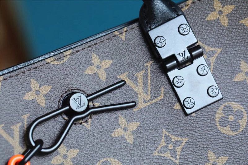 Franco Shops - Louis Vuittons  - 9815