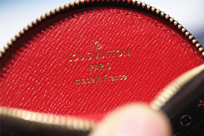 Franco Shops - Louis Vuittons  - 9185