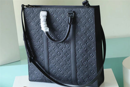 Franco Shops - Louis Vuittons  - 9781