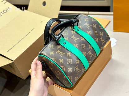 Franco Shops - Louis Vuittons  - 15041