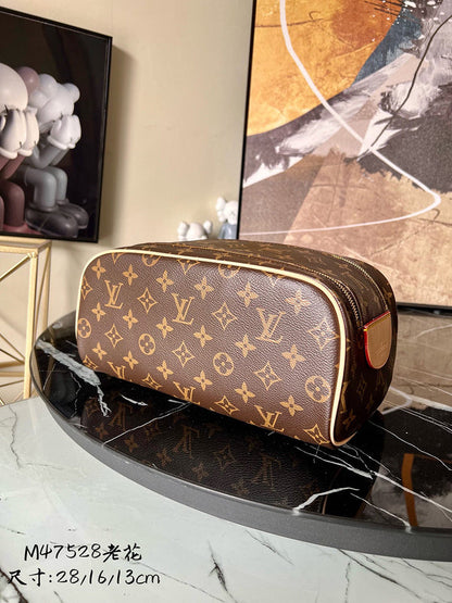 Franco Shops - Louis Vuittons  - 15728