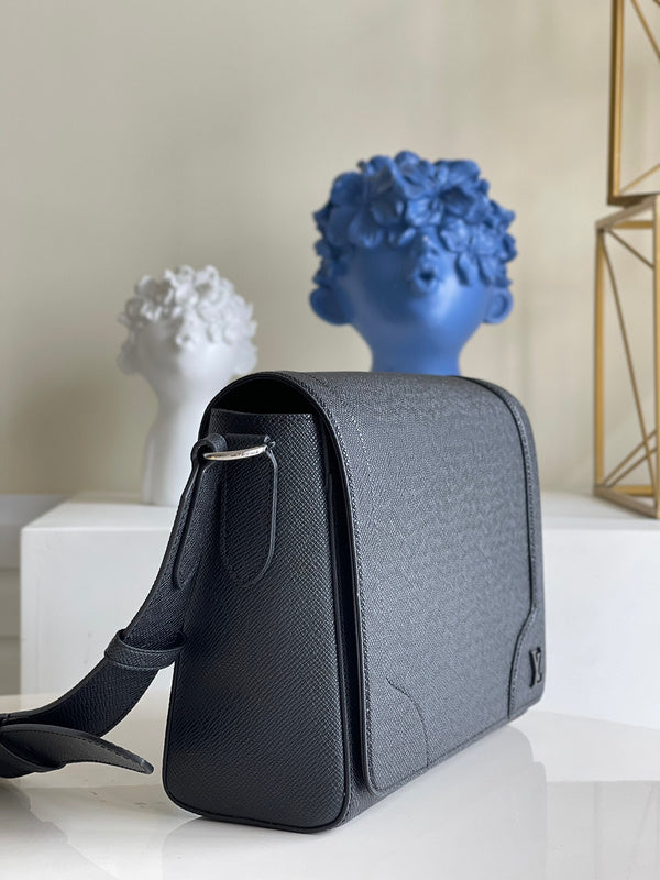 Franco Shops - Louis Vuittons  - 12655