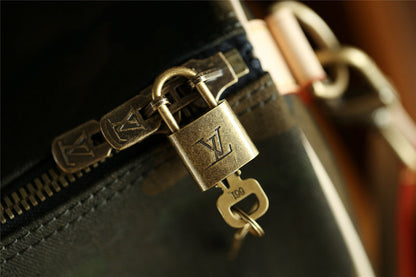 Franco Shops - Louis Vuittons  - 9473