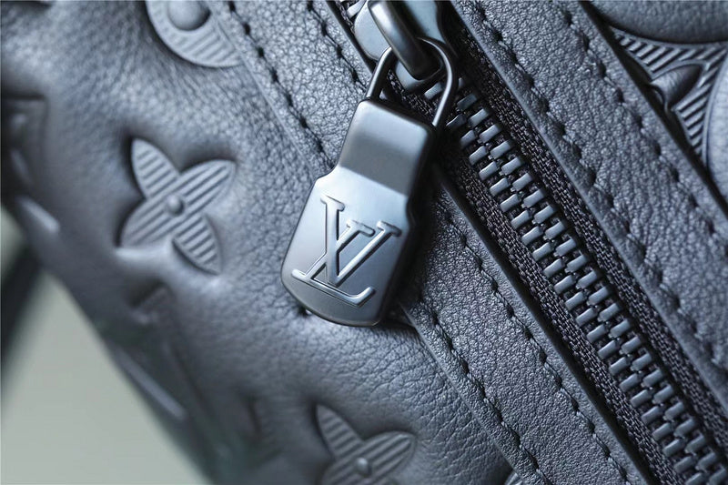 Franco Shops - Louis Vuittons  - 9602