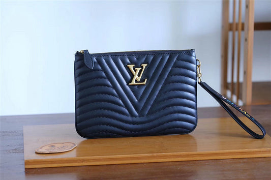 Franco Shops - Louis Vuittons  - 9351