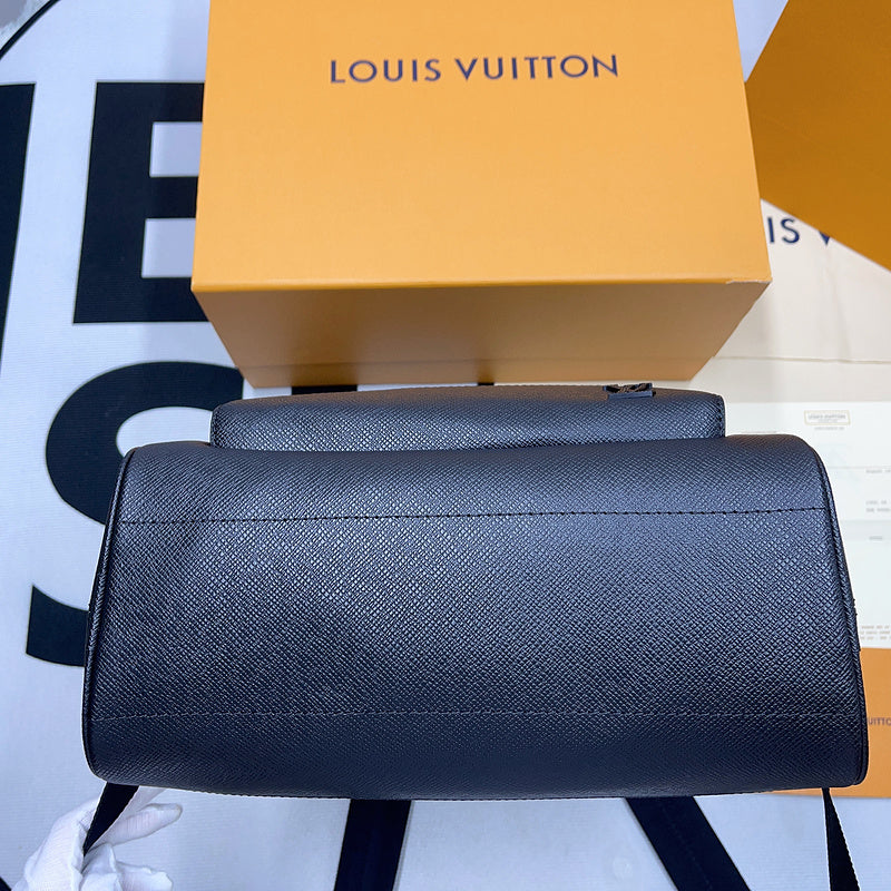 Franco Shops - Louis Vuittons  - 9596
