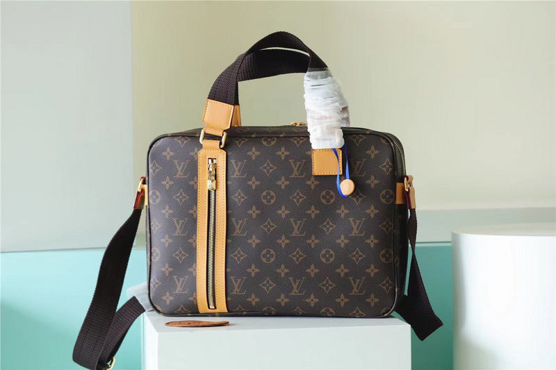 Franco Shops - Louis Vuittons  - 9800