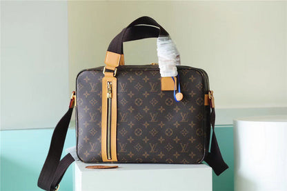 Franco Shops - Louis Vuittons  - 9800
