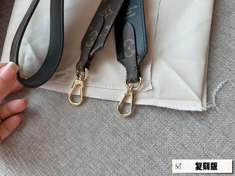 Franco Shops - Louis Vuittons  - 15079