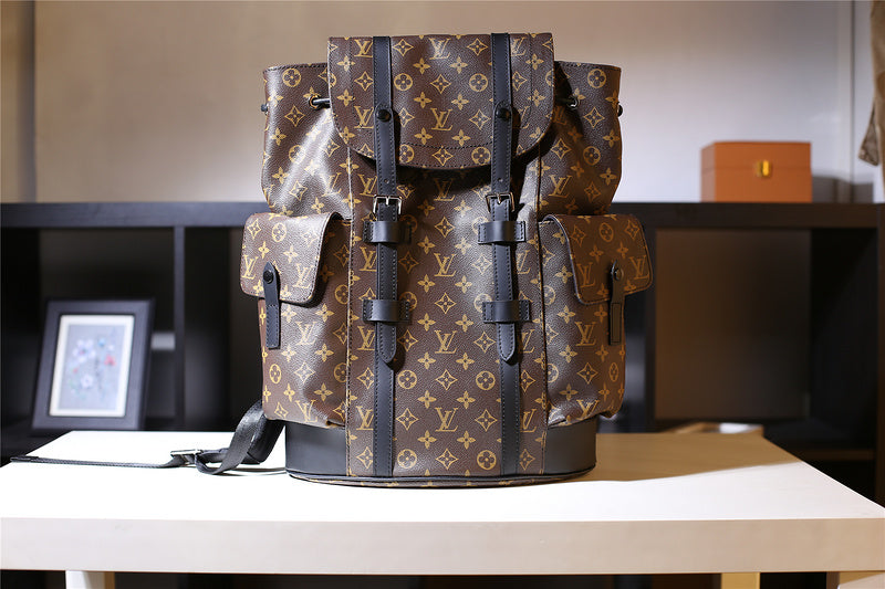 Franco Shops - Louis Vuittons  - 9702