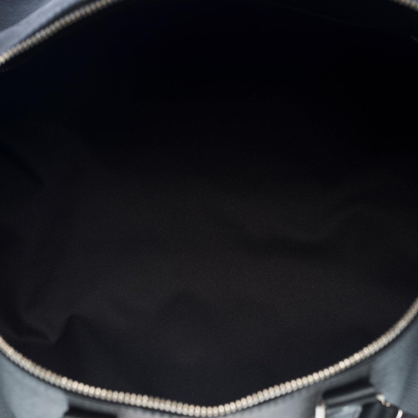 LOUIS VUITTON Keepall 50 Taigarama Travel bag in black canvas and leather , SHW