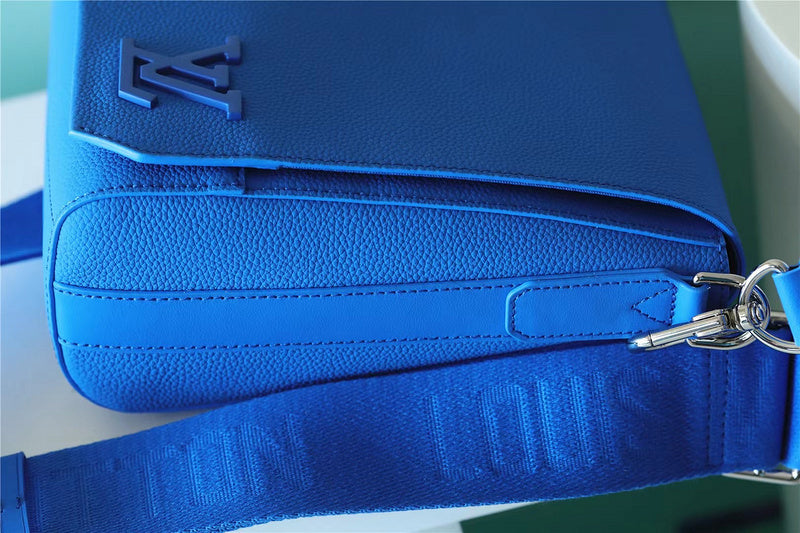 Franco Shops - Louis Vuittons  - 9927