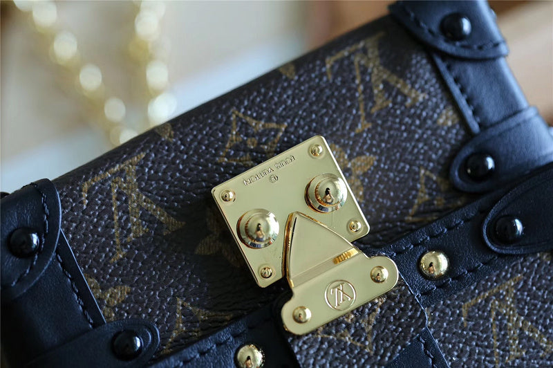 Franco Shops - Louis Vuittons  - 9322