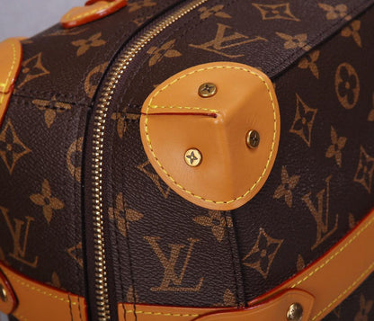 Franco Shops - Louis Vuittons  - 15576