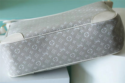 Franco Shops - Louis Vuittons  - 9943