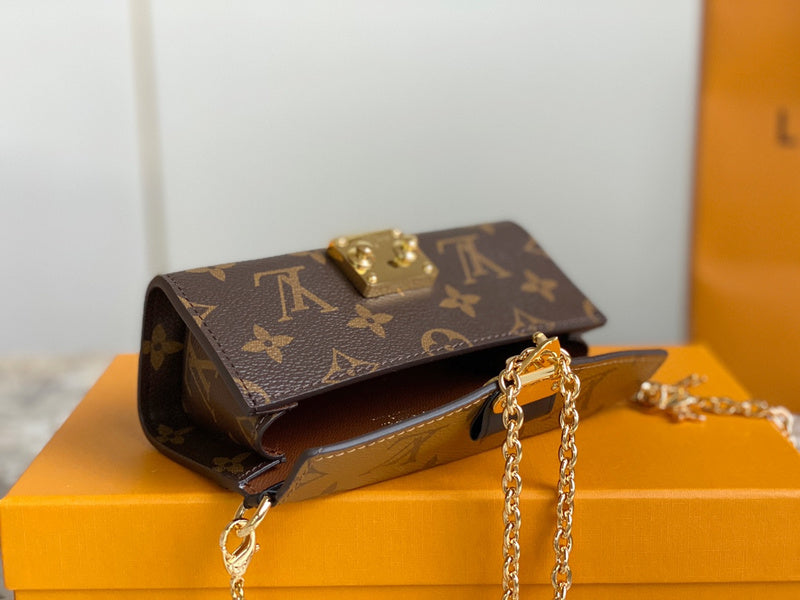 Franco Shops - Louis Vuittons  - 15719