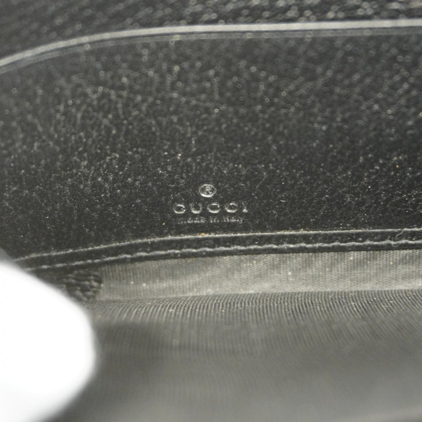 Gucci Zip around