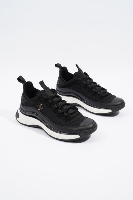 Chanel CC Logo Sneaker Black   White Fabric EU 39 UK 6