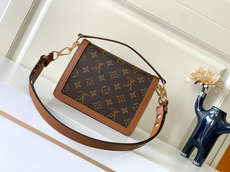 Franco Shops - Louis Vuittons  - 15360