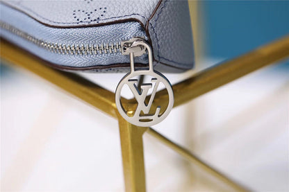 Franco Shops - Louis Vuittons  - 9226