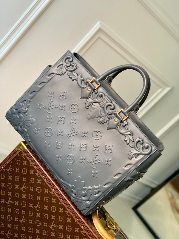 Franco Shops - Louis Vuittons  - 15323