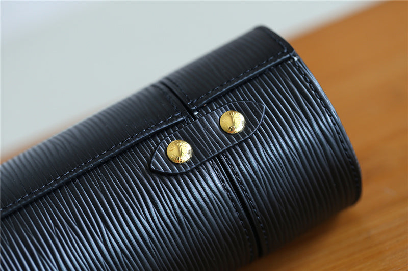 Franco Shops - Louis Vuittons  - 9384