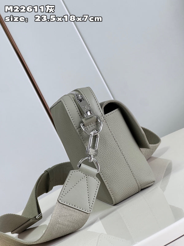 Franco Shops - Louis Vuittons  - 15296