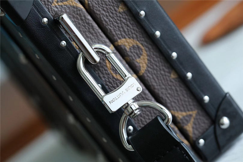 Franco Shops - Louis Vuittons  - 10172