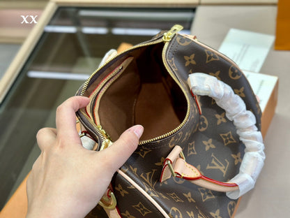 Franco Shops - Louis Vuittons  - 15046