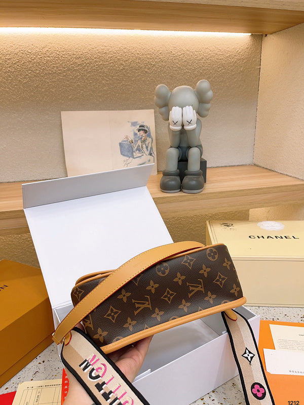 Franco Shops - Louis Vuittons  - 14980