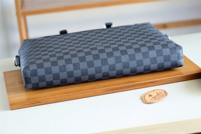 Franco Shops - Louis Vuittons  - 9852