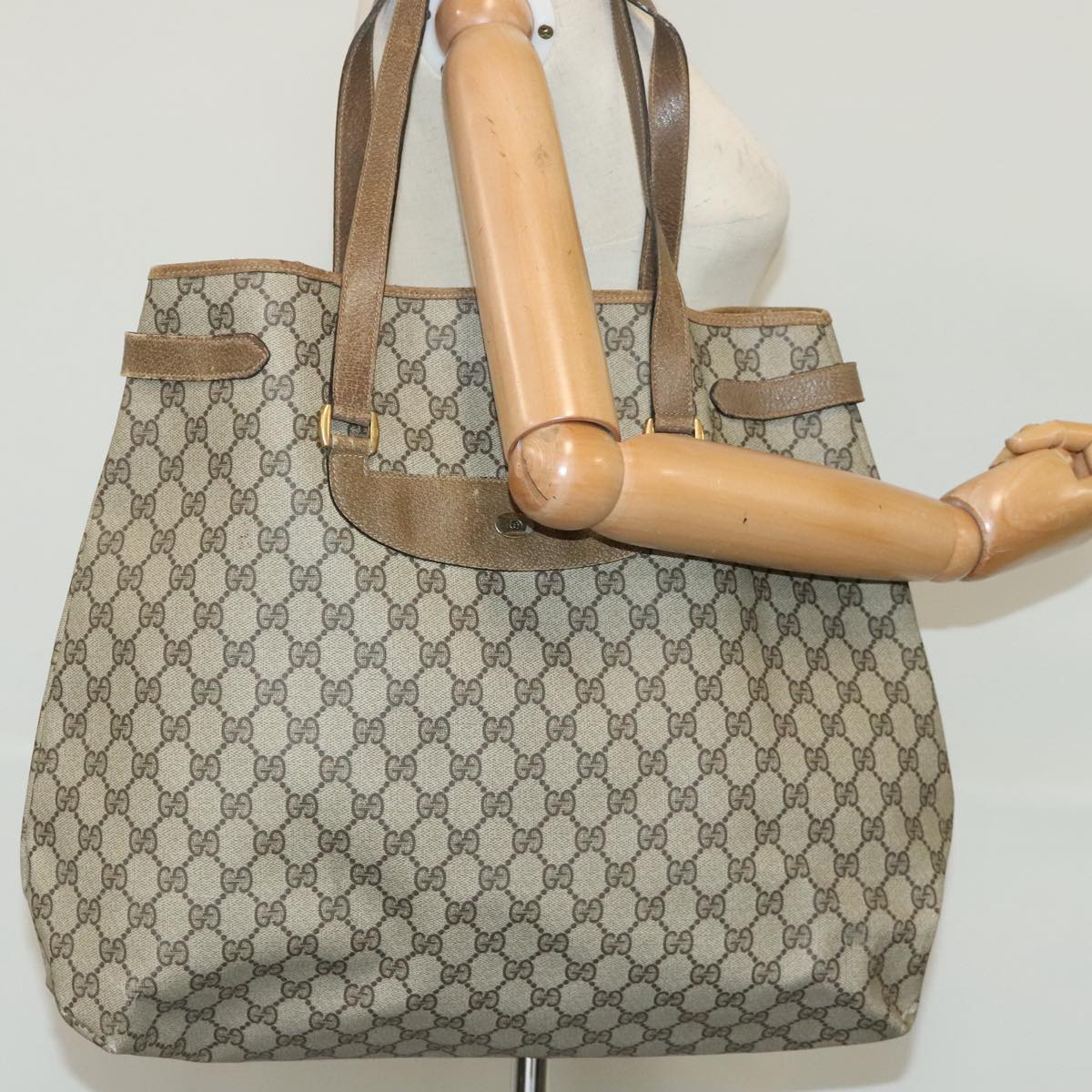 Gucci GG Supreme