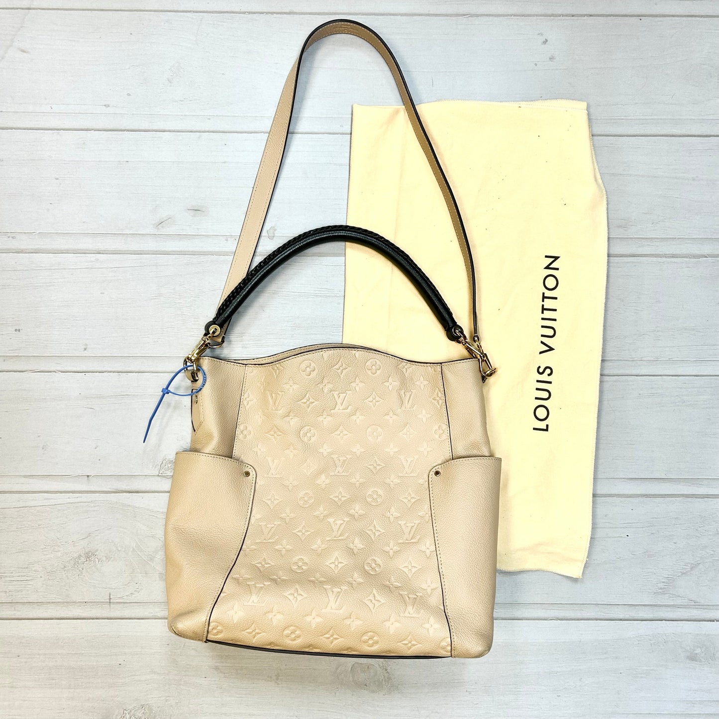 Handbag Luxury Designer By Louis Vuitton  Size: Large