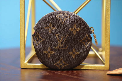 Franco Shops - Louis Vuittons  - 9183