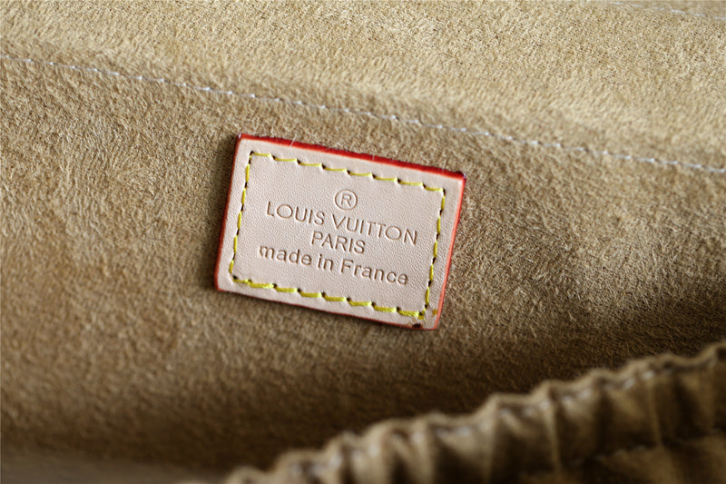 Franco Shops - Louis Vuittons  - 9515