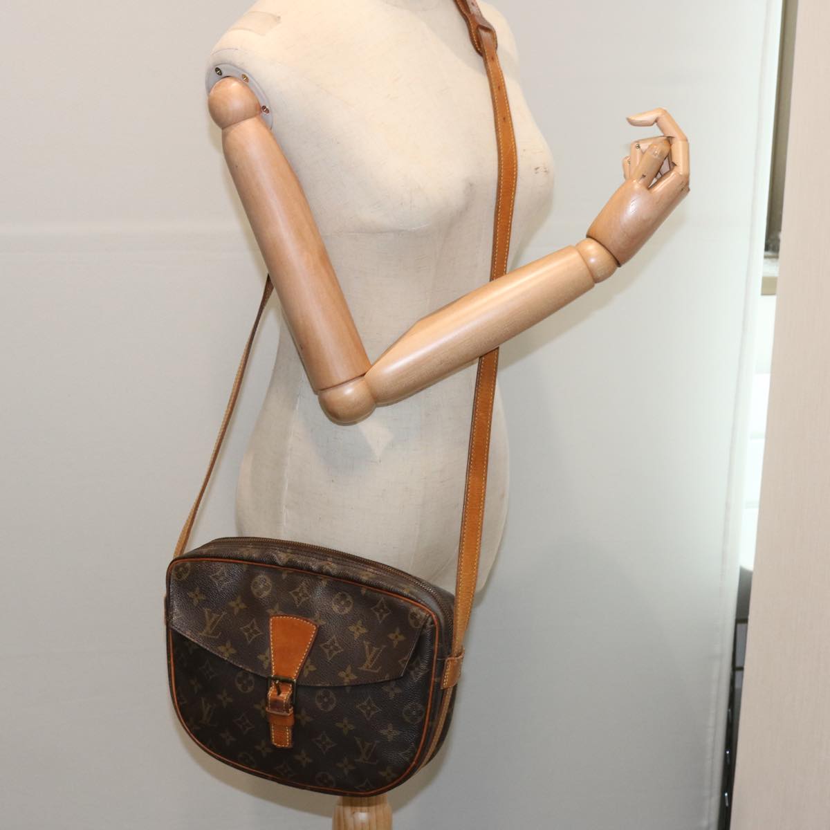 Louis Vuitton Jeune fille