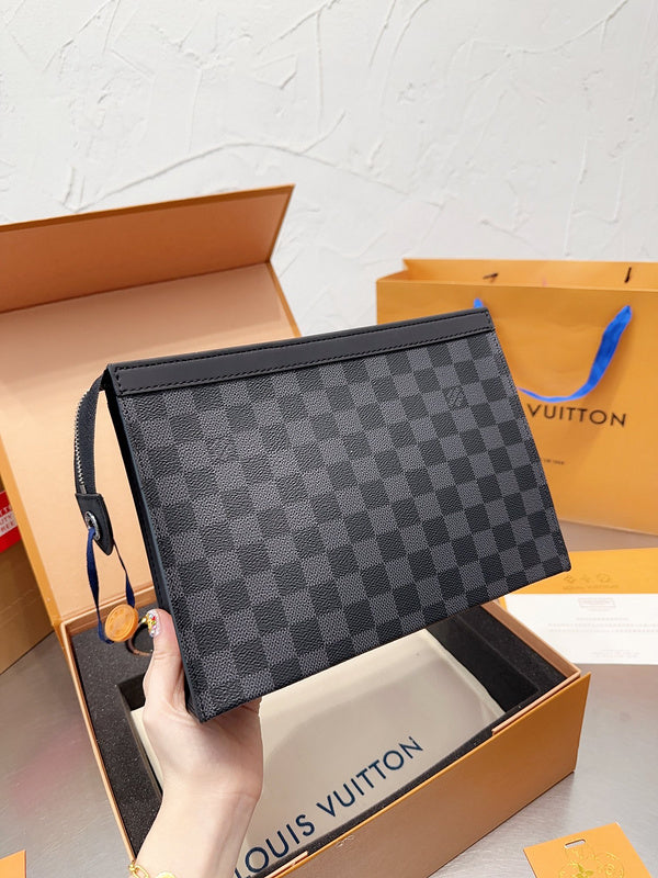 Franco Shops - Louis Vuittons  - 15018